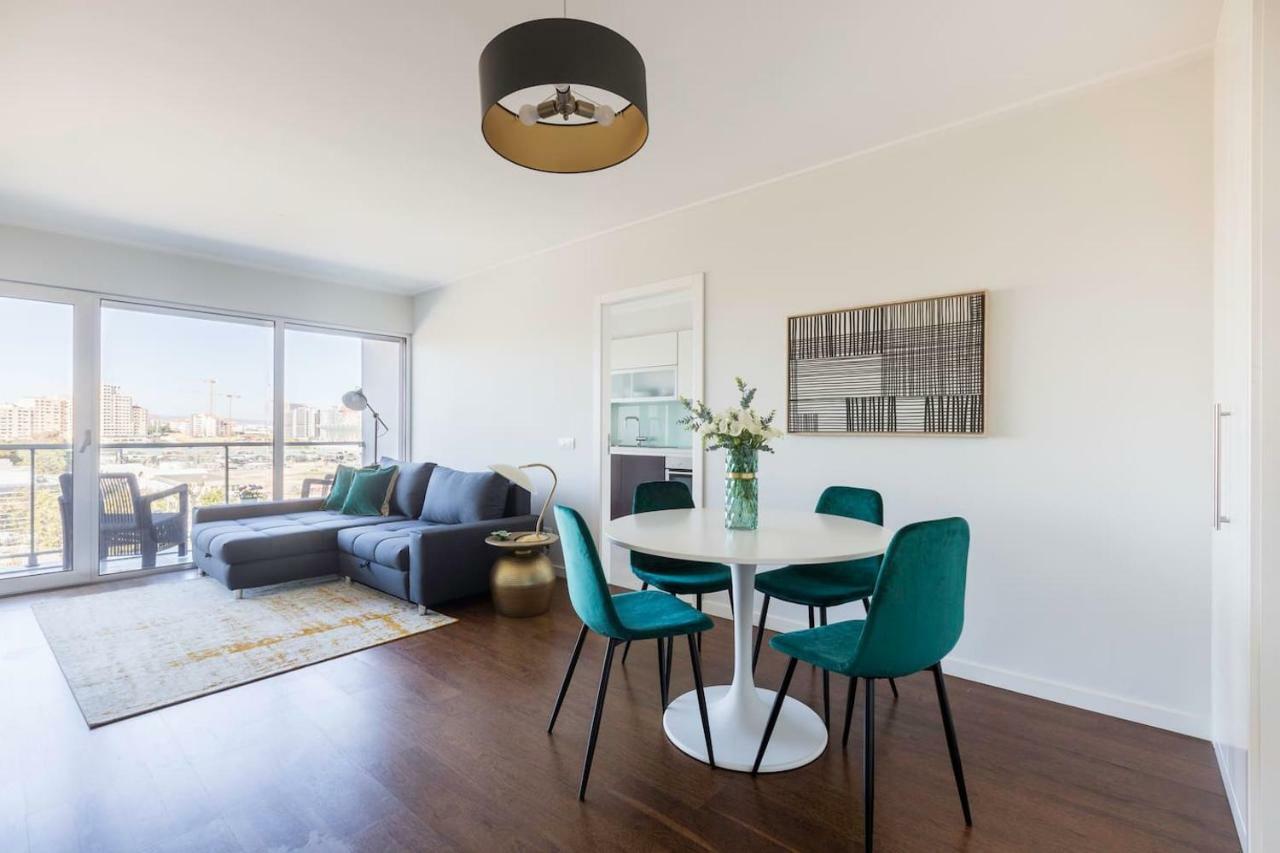 Amazing Flat - Pool And Parking Apartment Lisbon Bagian luar foto