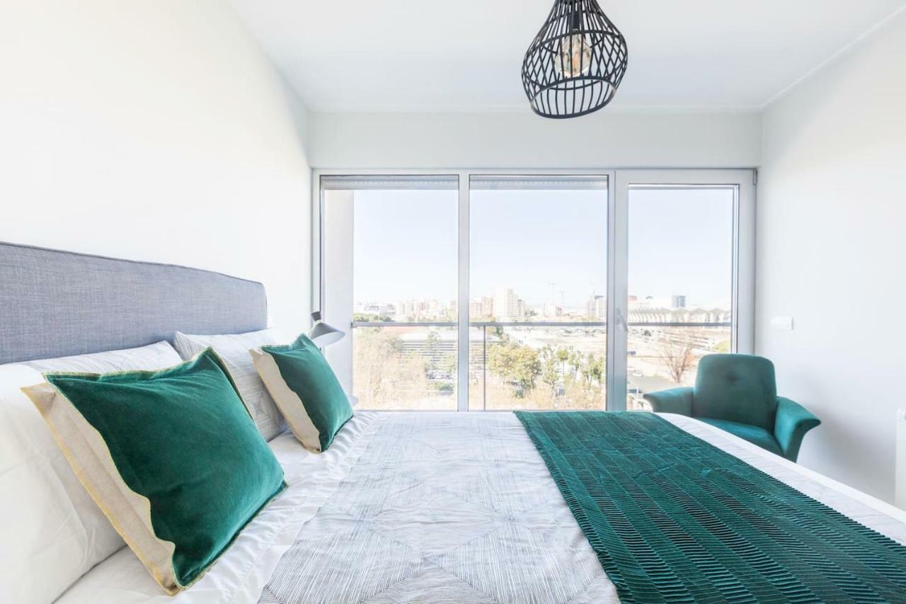 Amazing Flat - Pool And Parking Apartment Lisbon Bagian luar foto