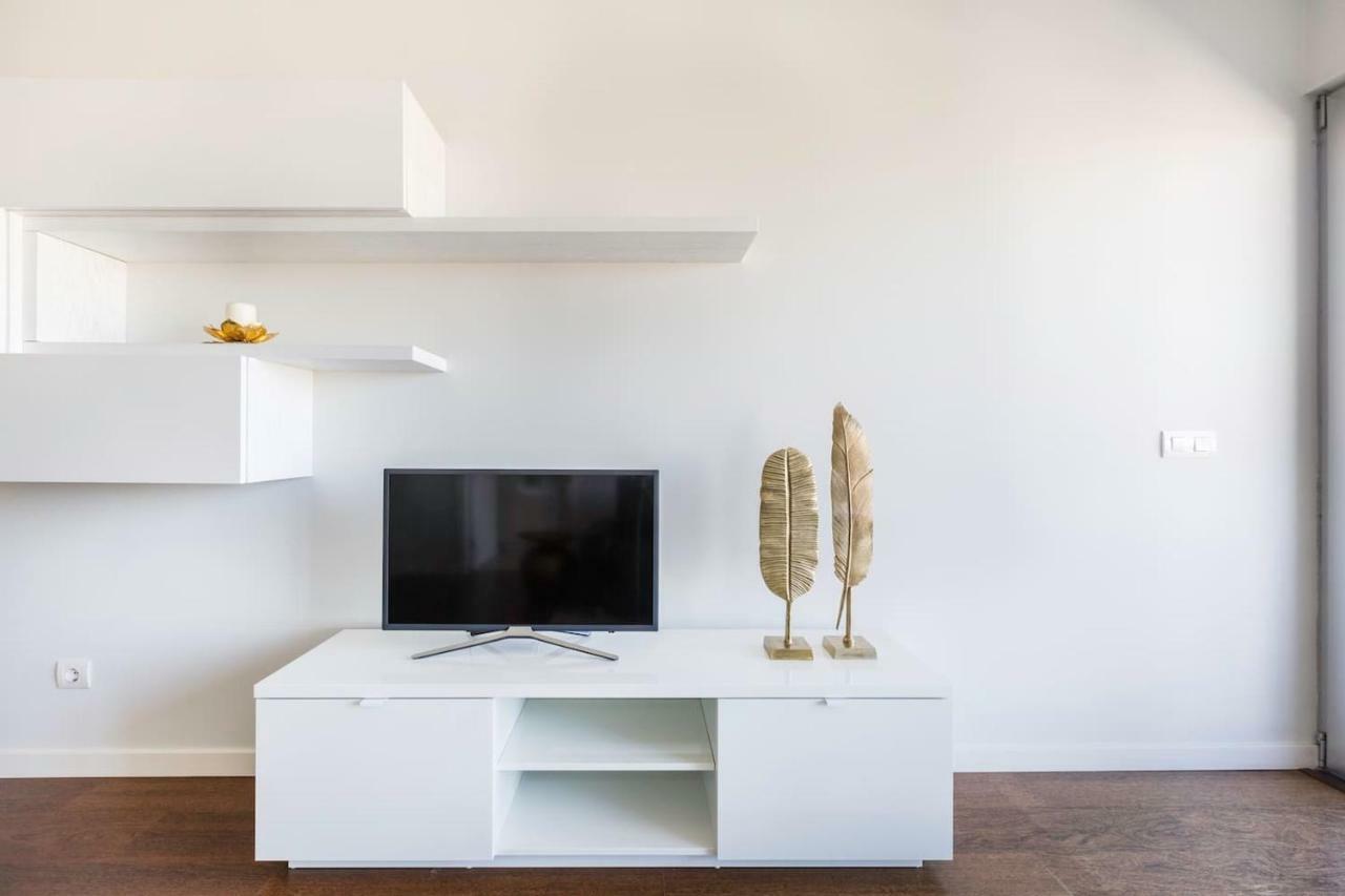 Amazing Flat - Pool And Parking Apartment Lisbon Bagian luar foto