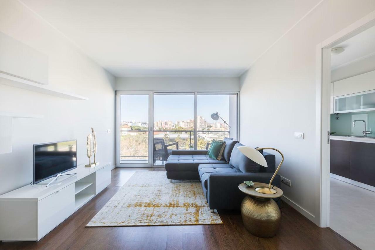 Amazing Flat - Pool And Parking Apartment Lisbon Bagian luar foto